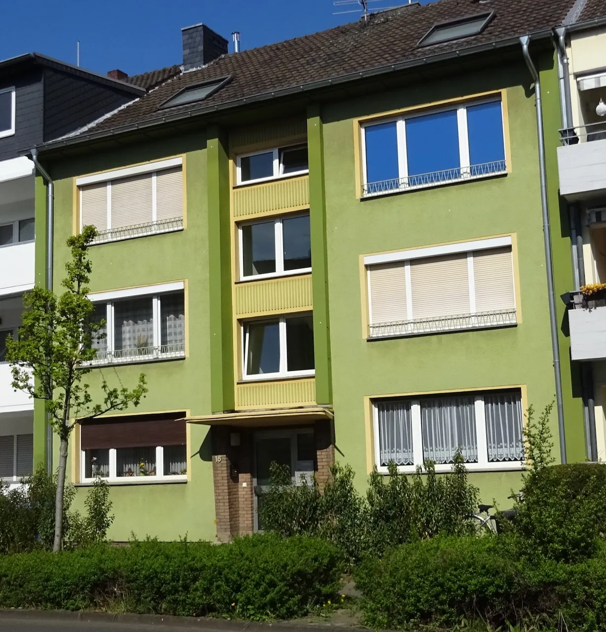 Wohngebäude, Außenansicht für eine sachverständige Bewertung